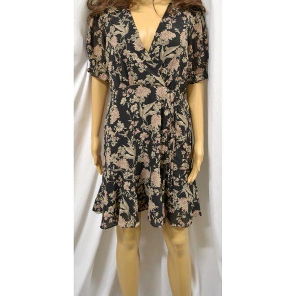 Womens Dress Black Floral Short Sleeve Knee Length Size: Medium - Picture 2 of 2